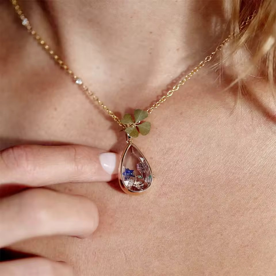 Collar de Recuerdos - Atrapa los momentos más inolvidables de tu vida.